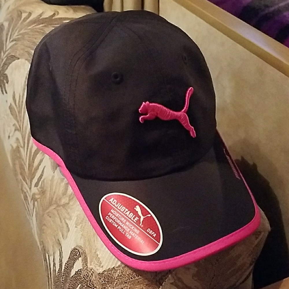 Women's puma baseball cap.